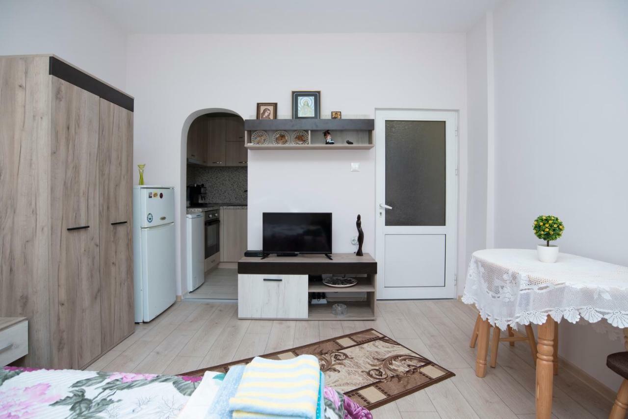 Lynn'S Oasis-Ocean Touch In Core Downtown Apartamento Burgas Exterior foto