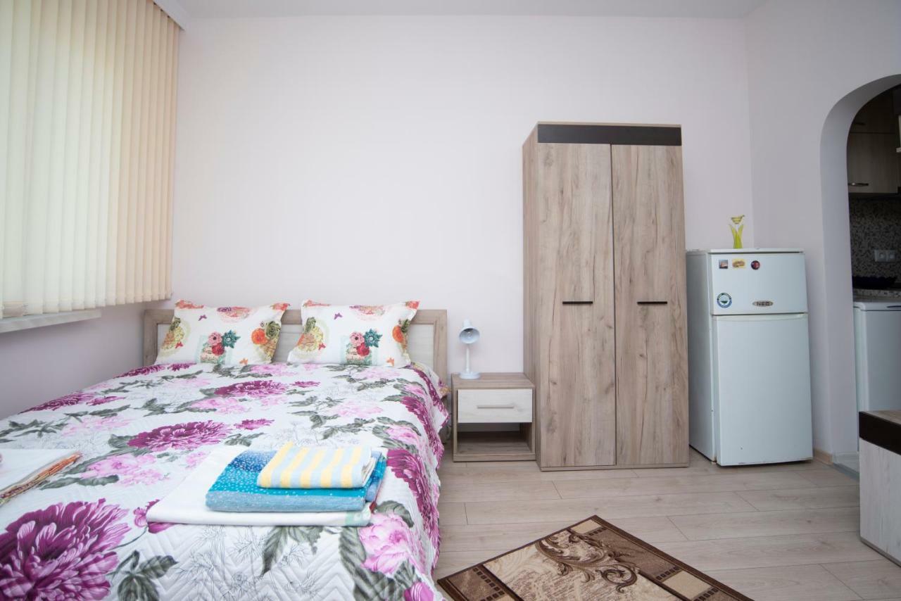 Lynn'S Oasis-Ocean Touch In Core Downtown Apartamento Burgas Exterior foto